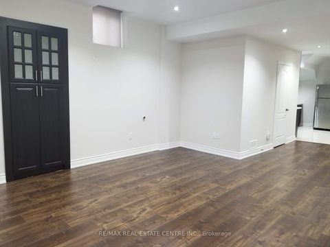 54 Mountain Ridge Road Bsmnt Brampton ON L6Y 0T2