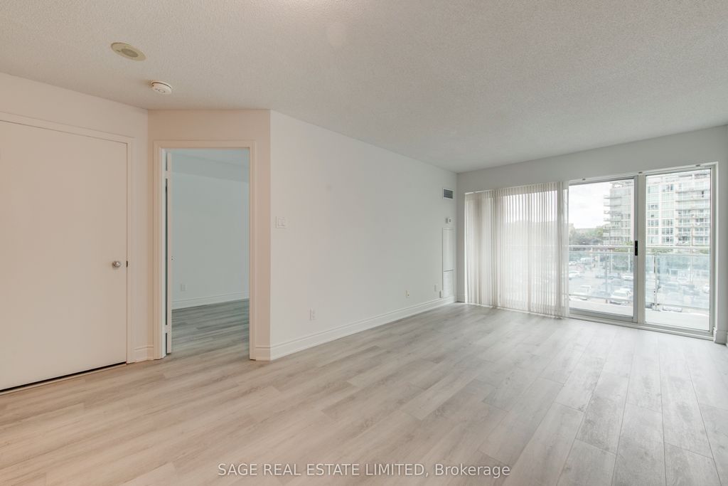 Photo of 600 Queens Quay W #531, Toronto, ON M5V 3M3 (MLS # C12393419)