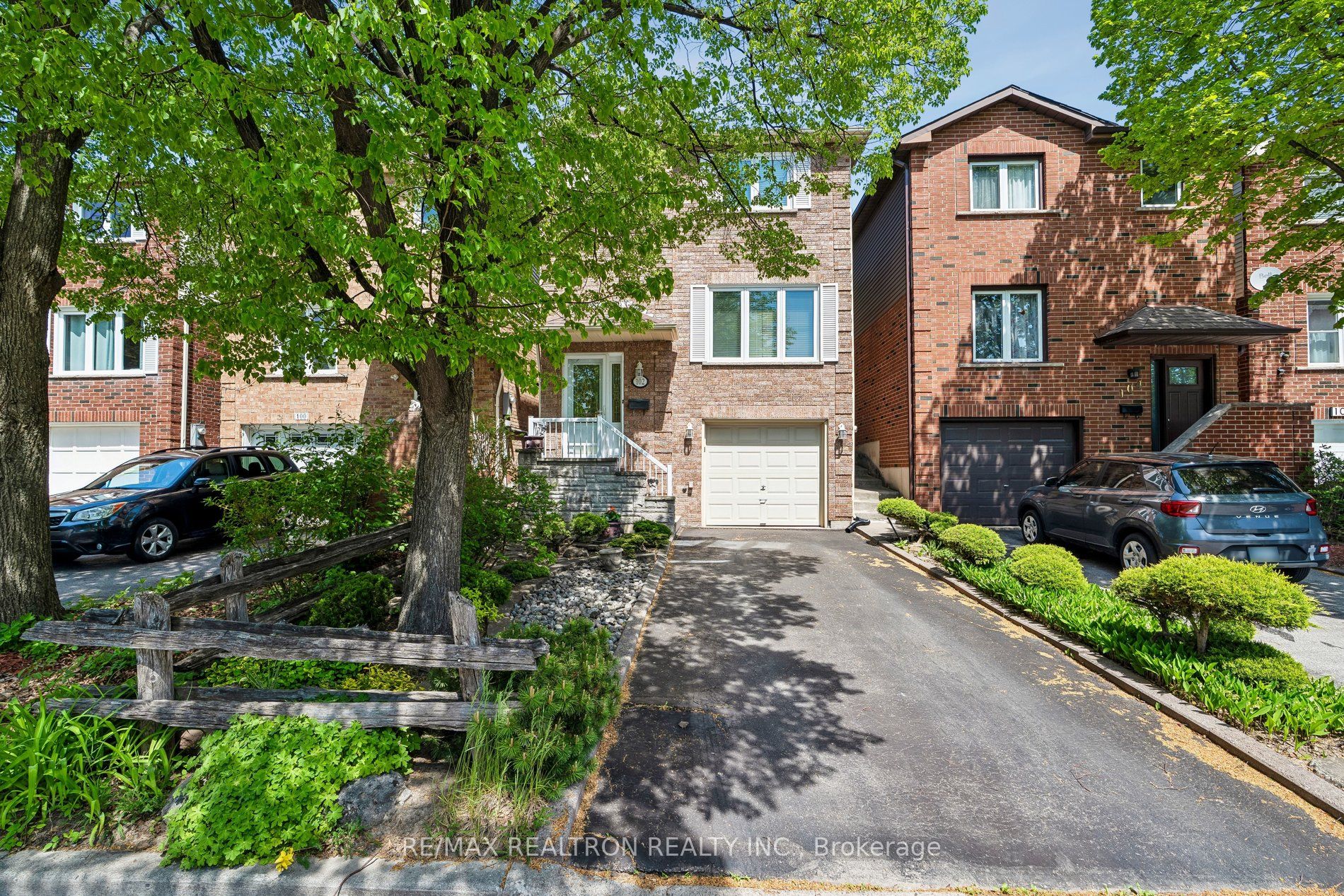 102 Swinton Crescent