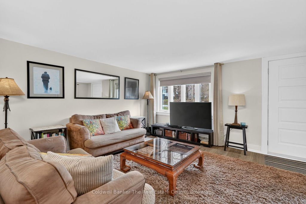 Photo of 935 First Street S, Gravenhurst, ON P1P 1K3 (MLS # X13079924)