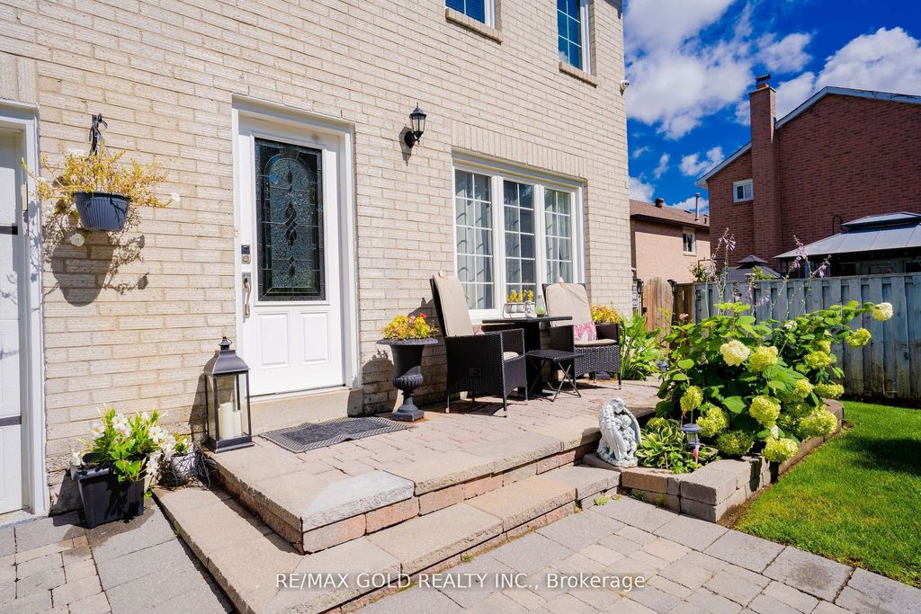 Photo of 29 Nickel Crescent, Brampton, ON L6S 4V9 (MLS # W12746154)