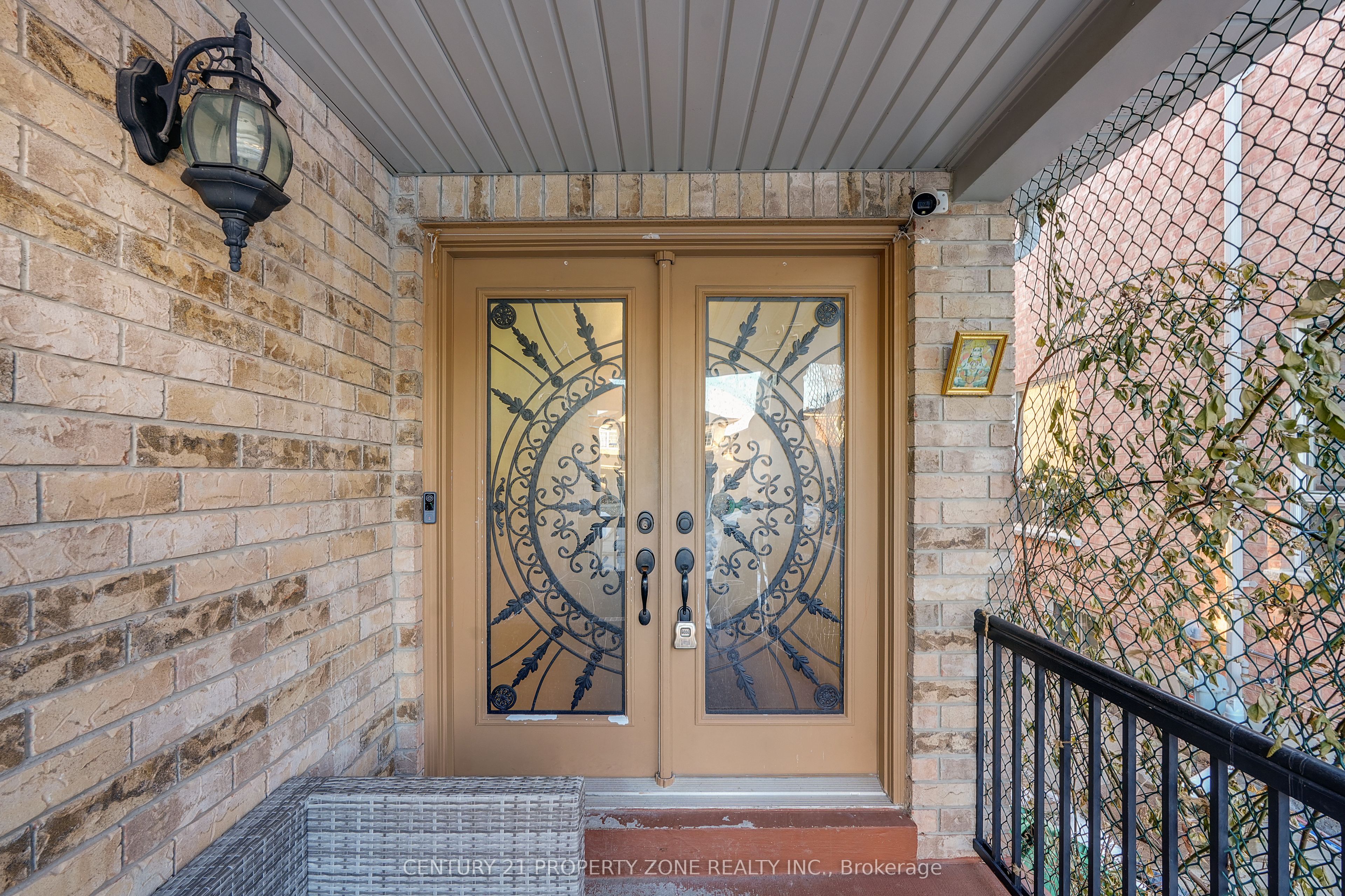 17 Riverplace Crescent