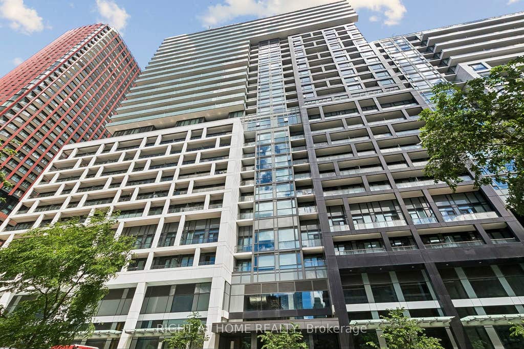 Photo of 135 Lower Sherbourne Street #2328, Toronto, ON M5A 1Y4 (MLS # C13473864)