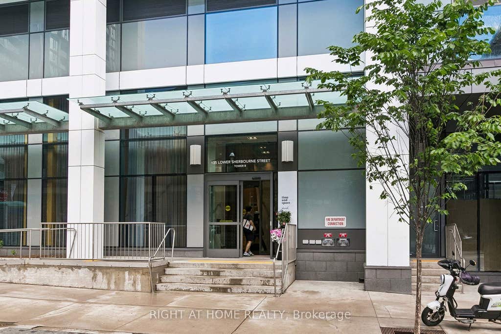 Photo of 135 Lower Sherbourne Street #2328, Toronto, ON M5A 1Y4 (MLS # C13473864)