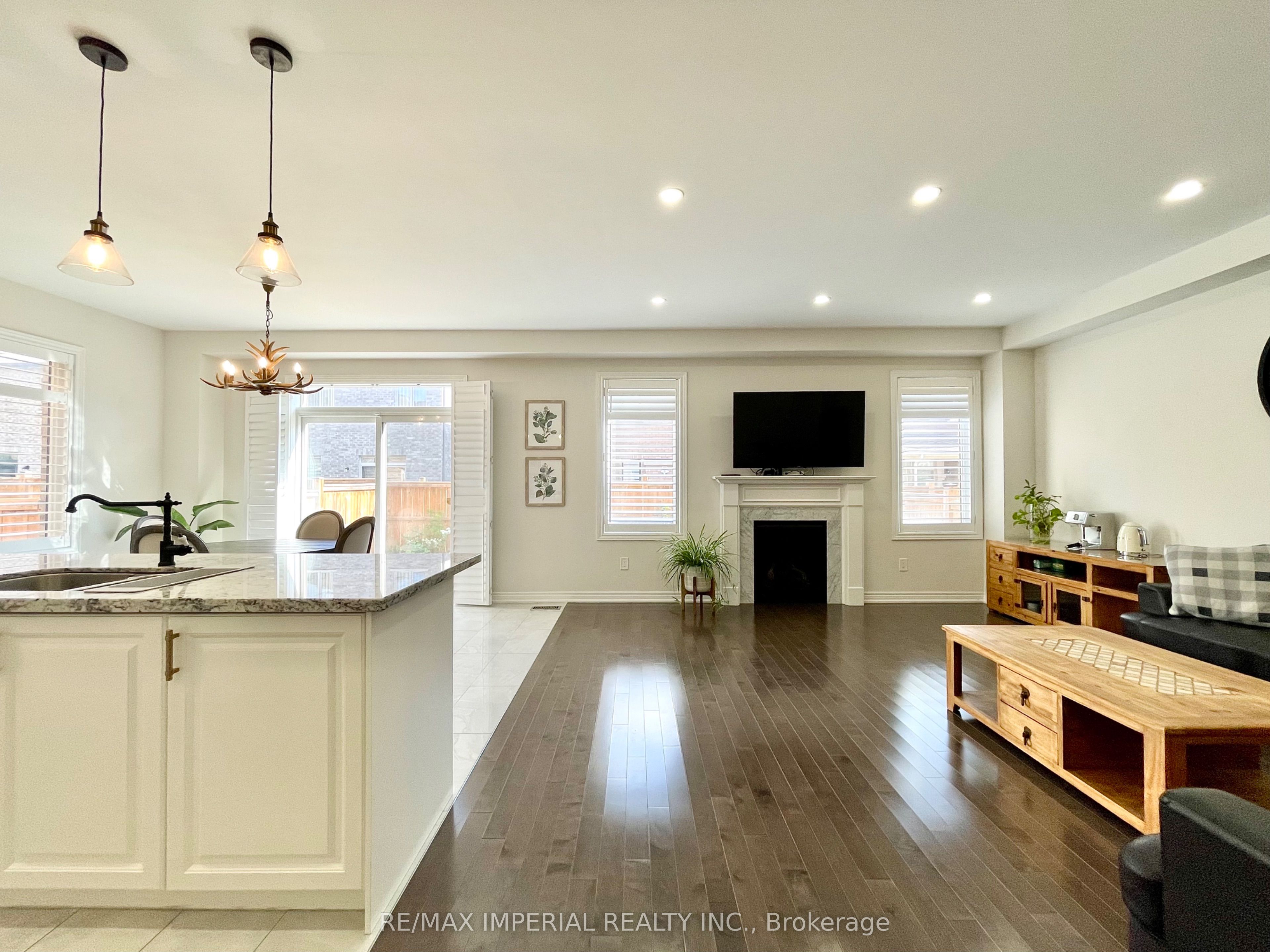 3 Collier Crescent