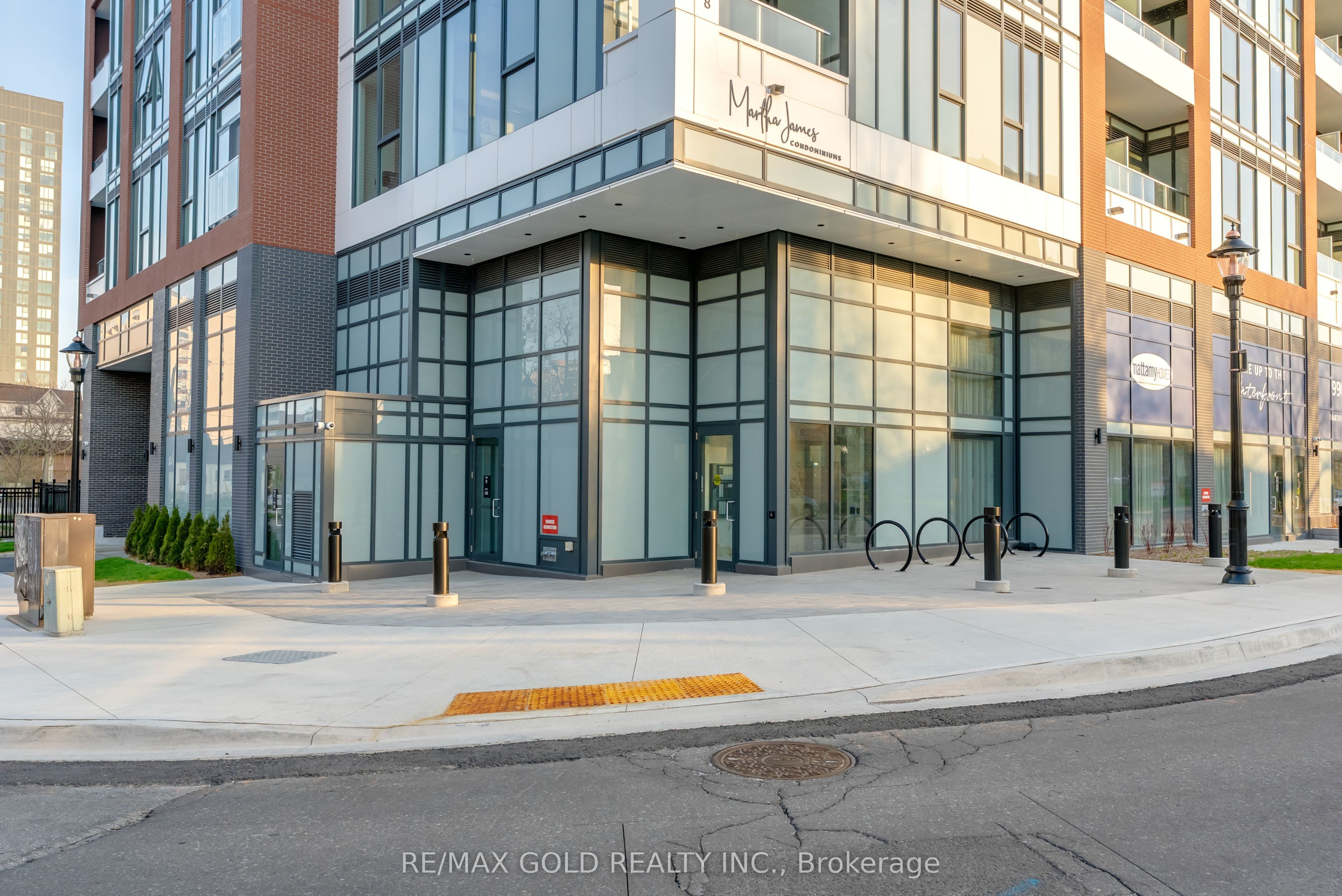 2088 James Street 803