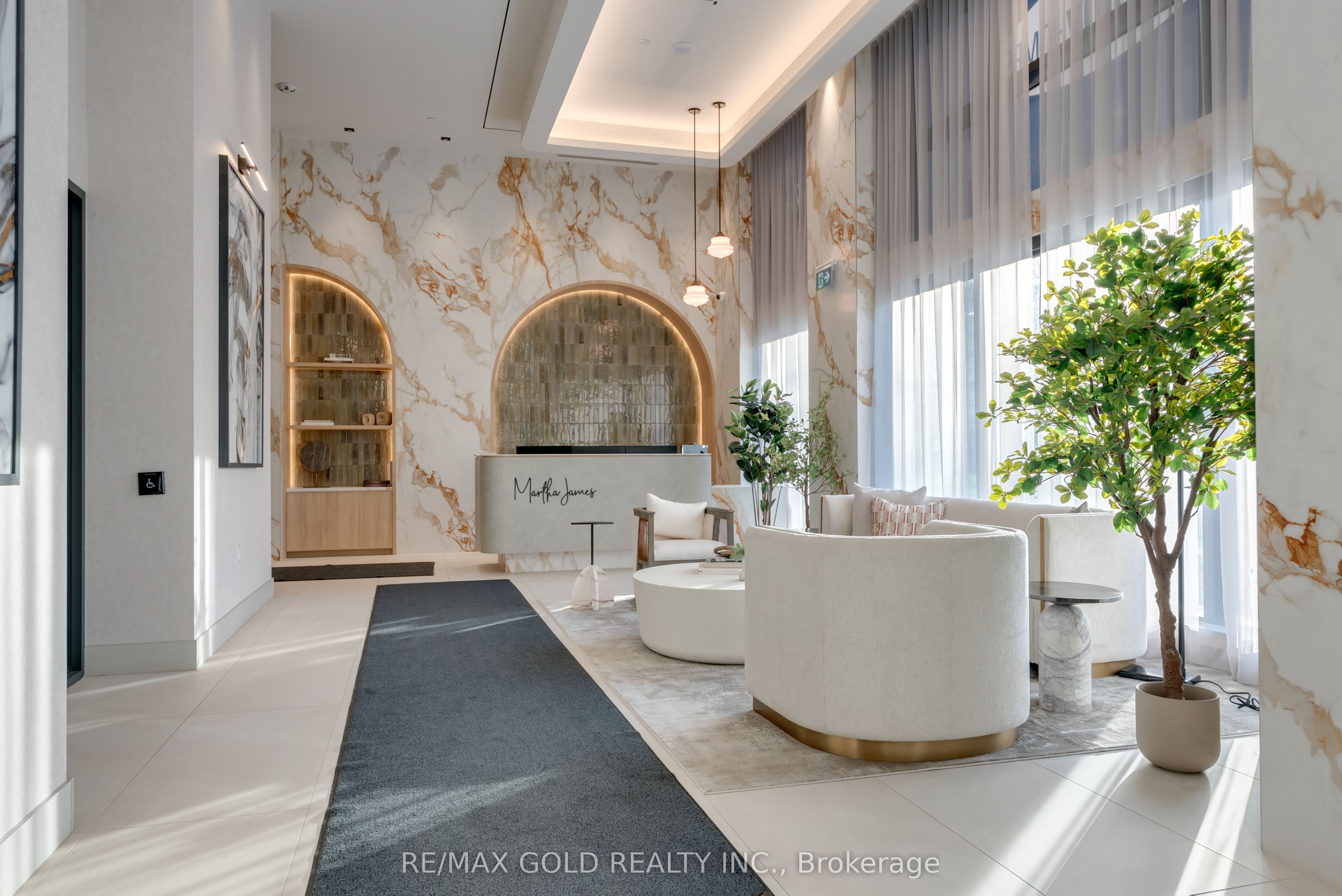 2088 James Street 803