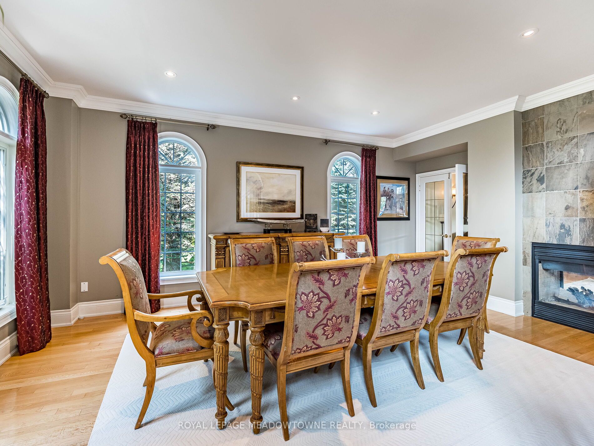 8 Deer Run Crescent