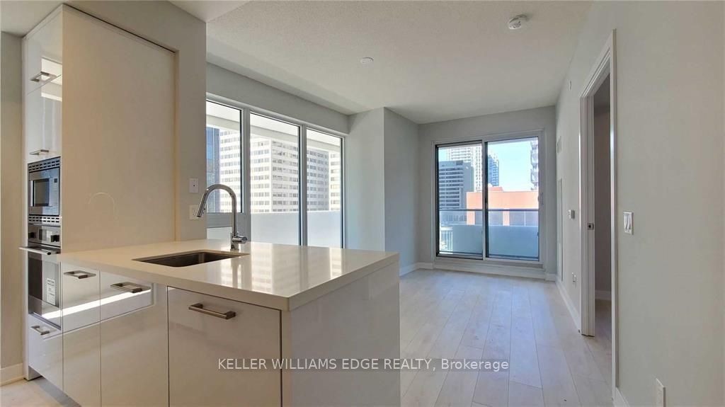 Photo of 2221 Yonge Street #809, Toronto, ON M4S 0B8 (MLS # C13018456)