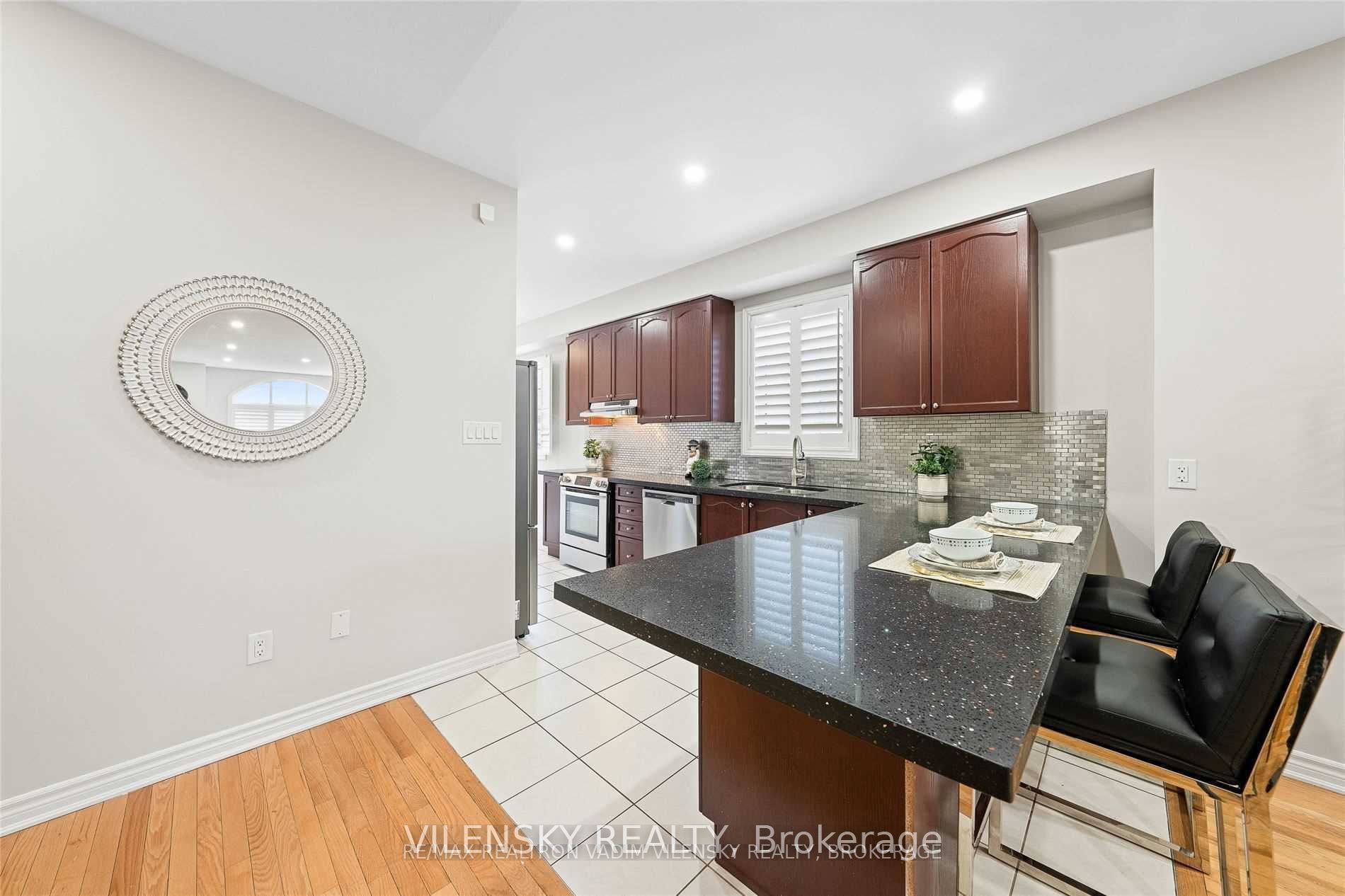 8777 Dufferin Street 17