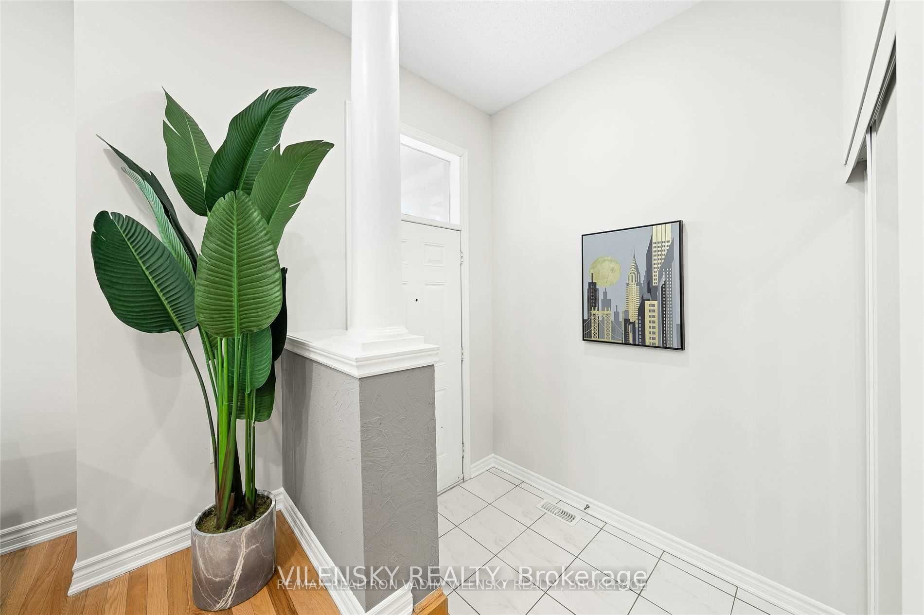 8777 Dufferin Street 17