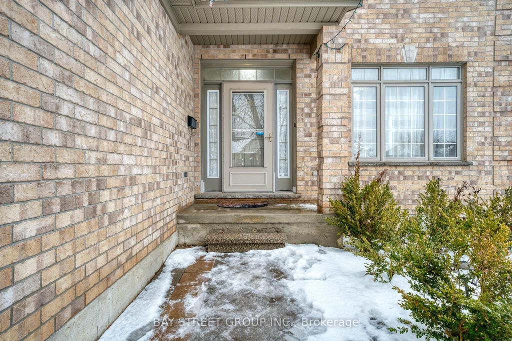Photo of 394 BERRYHILL Drive W, London North, ON N5X 4L4 (MLS # X12679292)