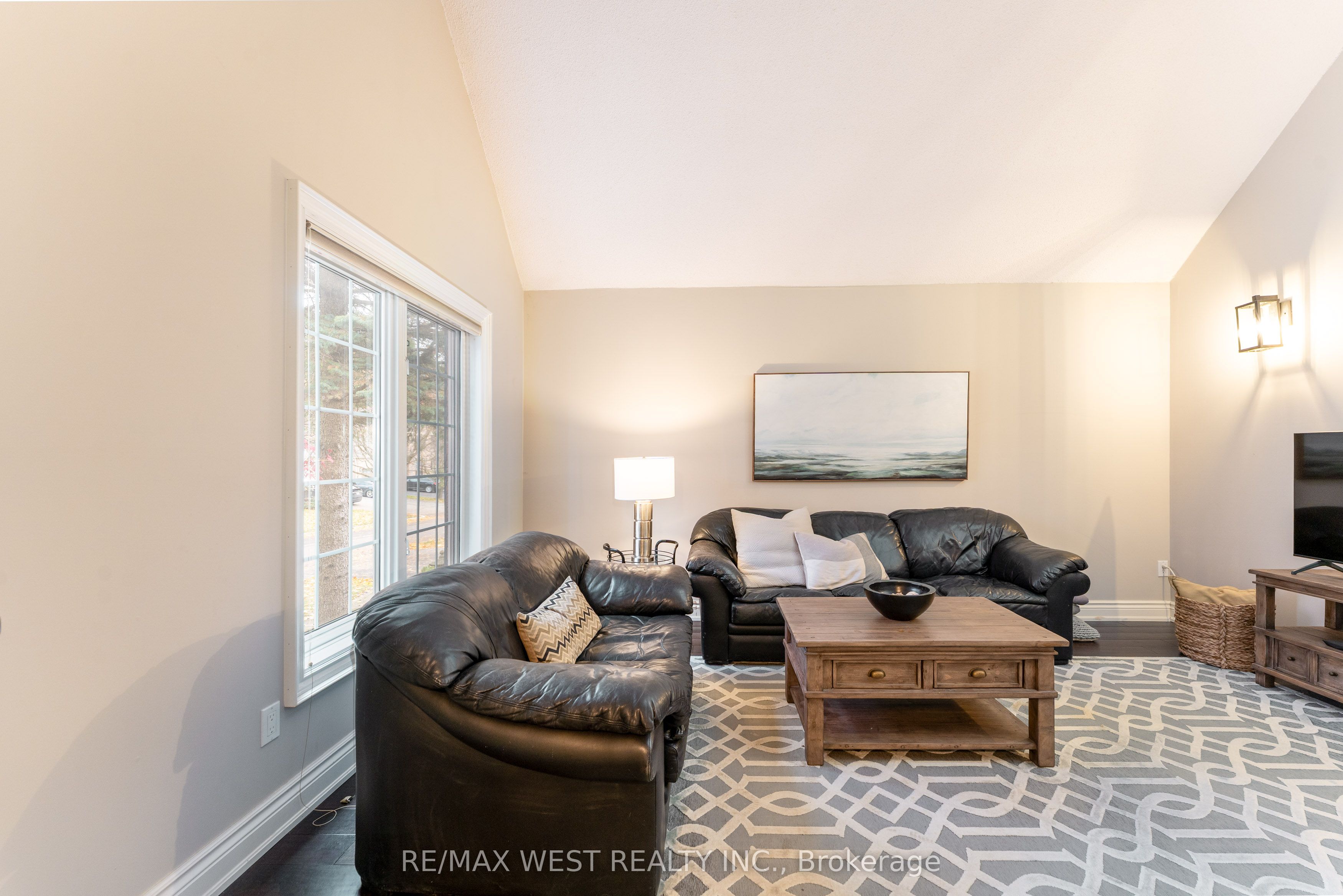 18 Harrowsmith Place