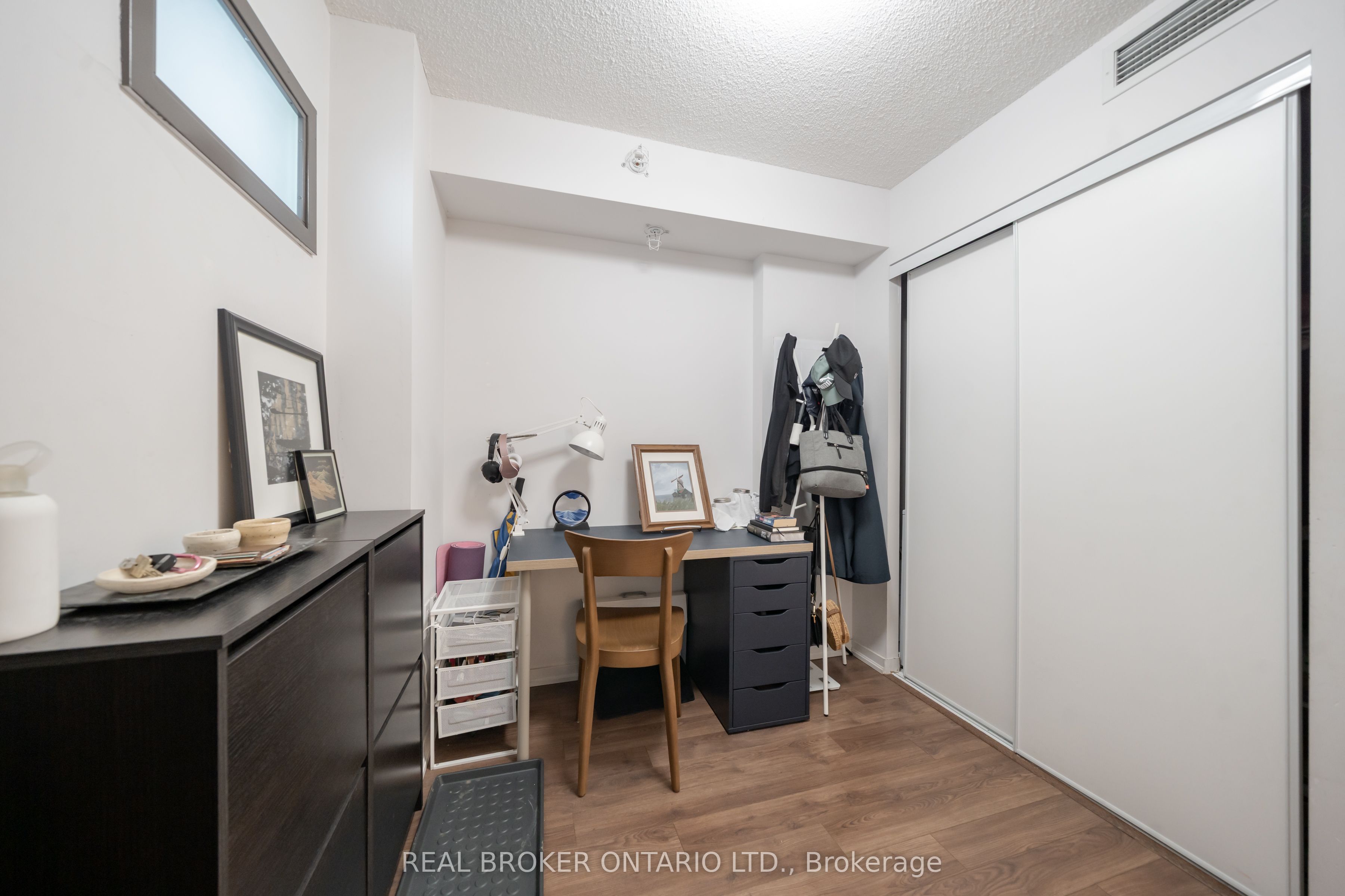 36 Lisgar Street 908E