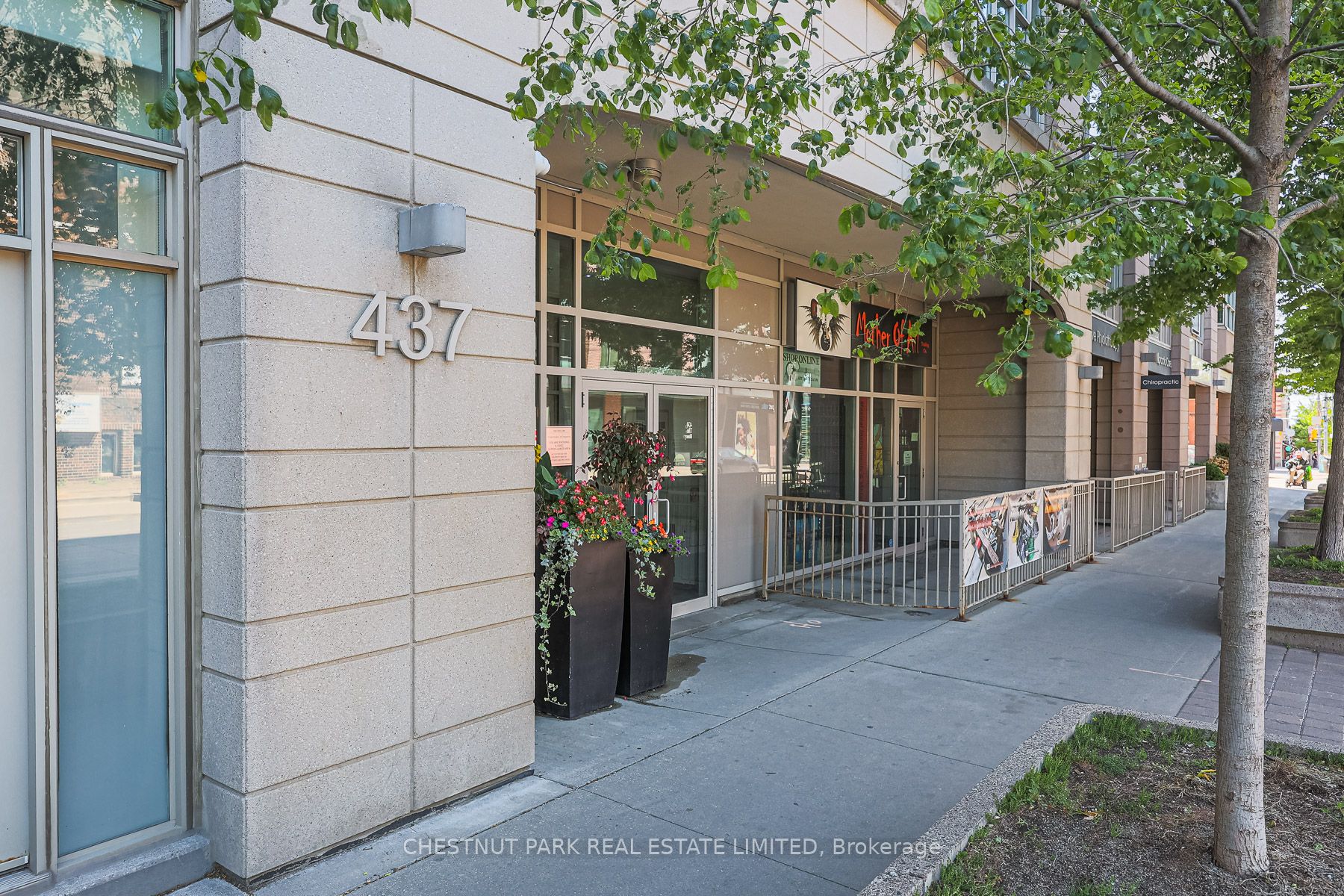 437 Roncesvalles Avenue 404