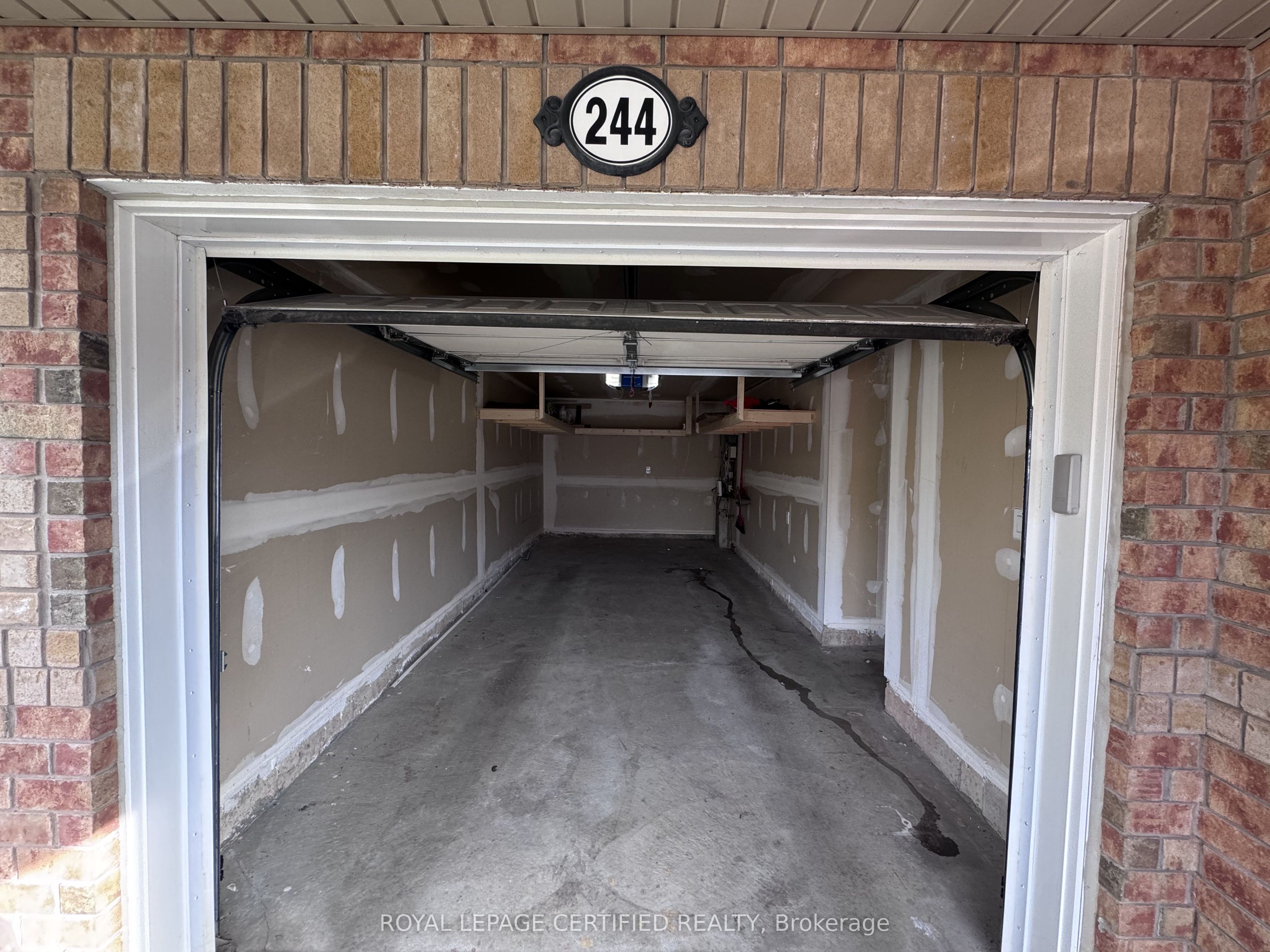 244 Mortimer Crescent