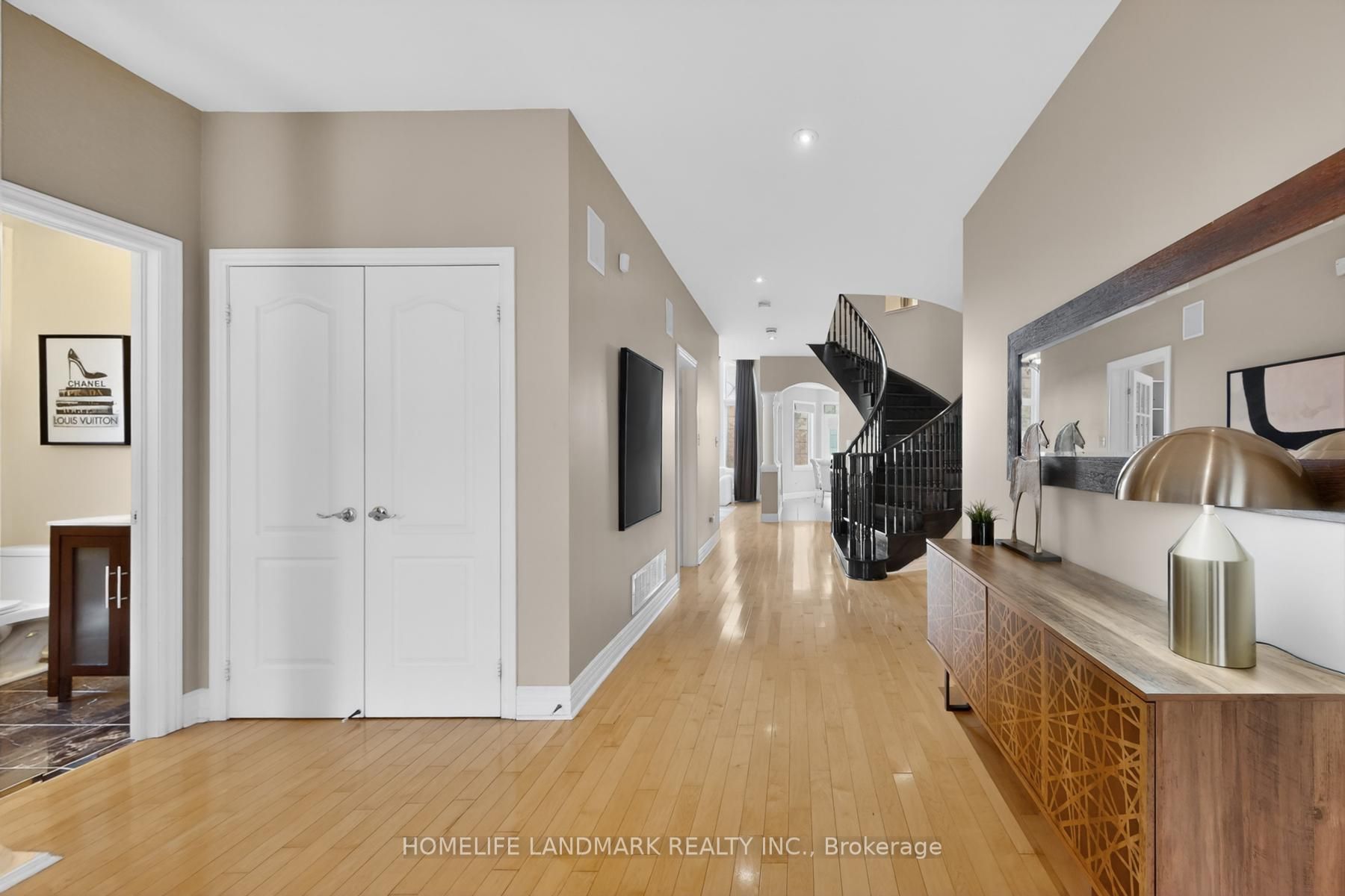 2481 Whistling Springs Crescent