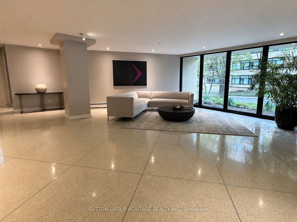 Photo of 581 Avenue Road #704, Toronto, ON M4V 2K4 (MLS # C13164034)