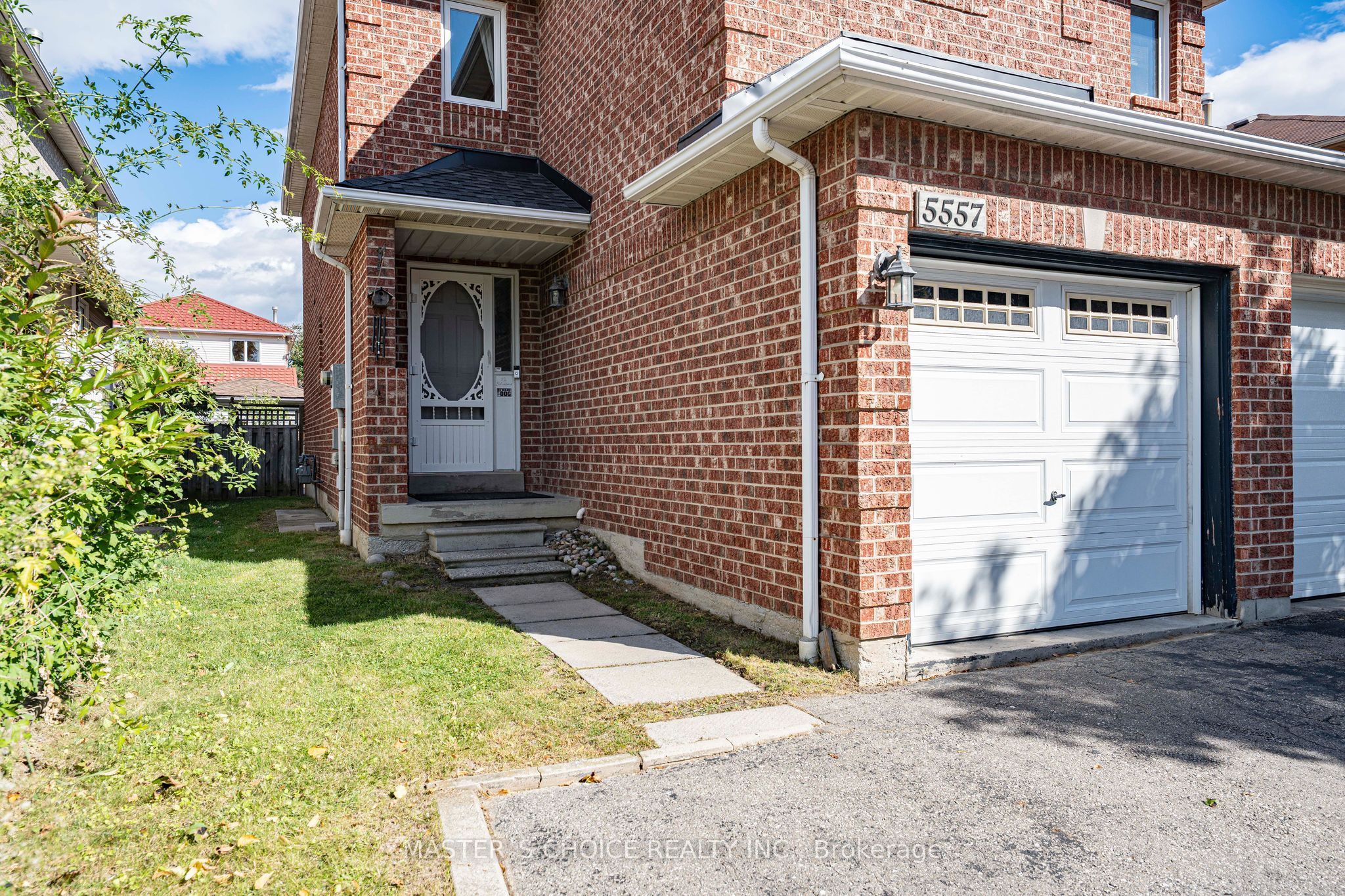 5557 Cortina Crescent
