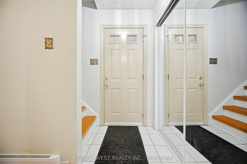 Photo of 6 Hillpark Trail, Brampton, ON L6S 1R1 (MLS # W12723086)