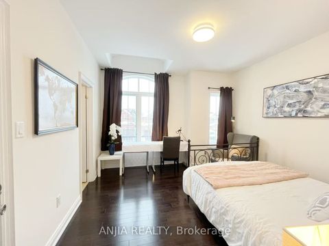 199 CANYON HILL AVE Street Richmond Hill ON L4C 0R4