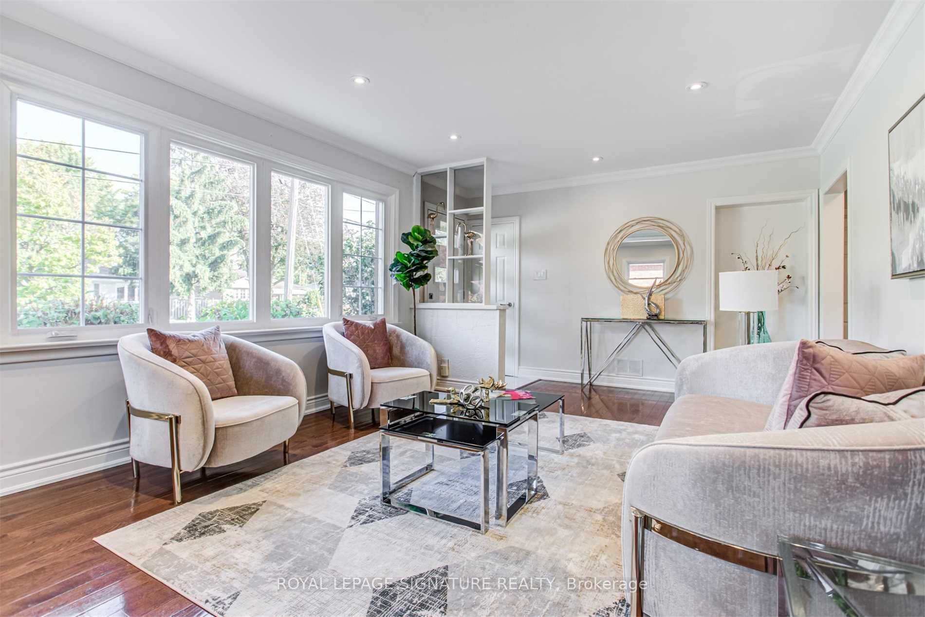 50 Cartier Crescent Main