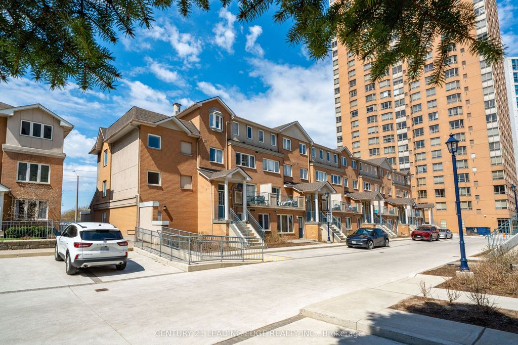 Photo of 117 Omni Drive #25, Toronto, ON M1P 5A5 (MLS # E13038442)