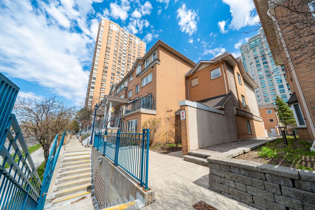 Photo of 117 Omni Drive #25, Toronto, ON M1P 5A5 (MLS # E13038442)