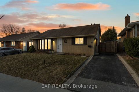 608 Thornwood Avenue Burlington ON L7N 3B8