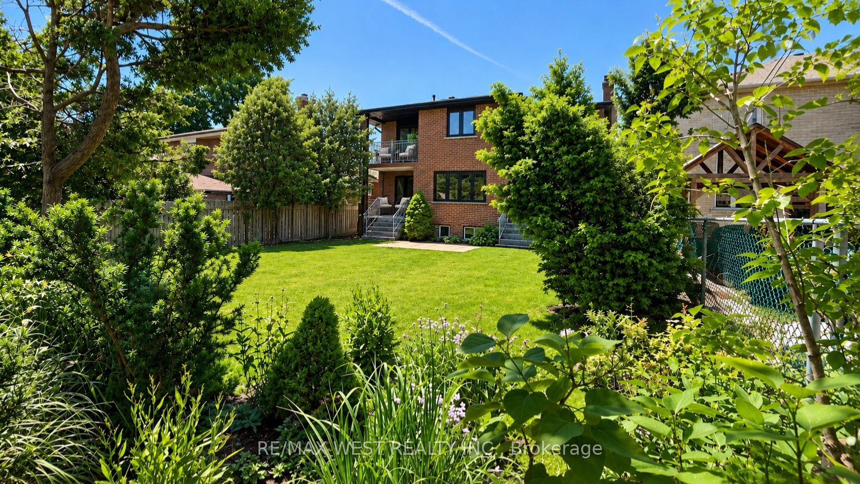 65 Foch Avenue