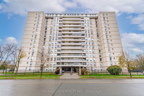 Photo of 130 Neptune Drive #904, Toronto, ON M6A 1X5 (MLS # C12574504)