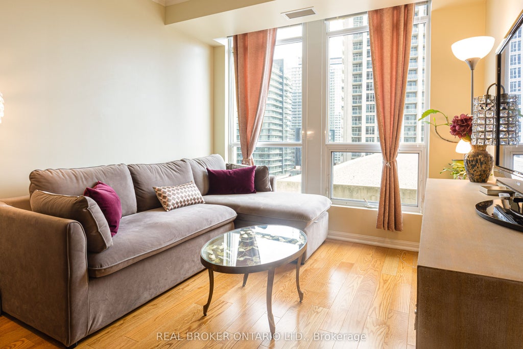 Photo of 628 Fleet Street #1311, Toronto, ON M5V 1A8 (MLS # C13818352)