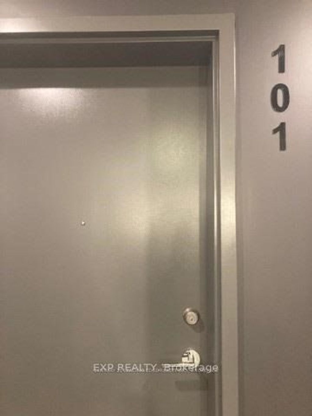 Photo of 110 Fergus Avenue #101, Kitchener, ON N2A 2H2 (MLS # X13054250)