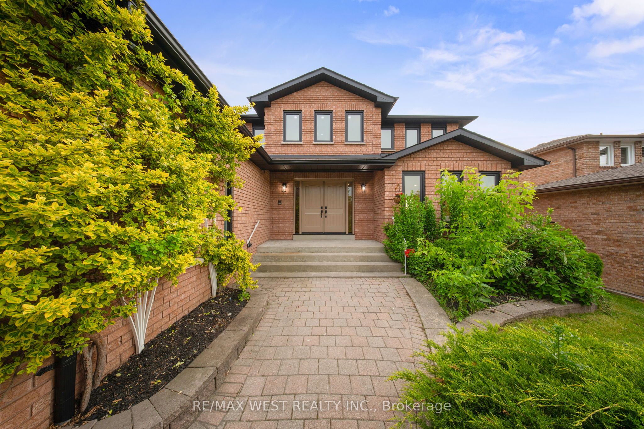 4 Snowcrest Crescent