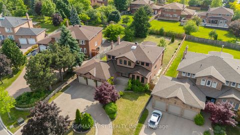 4 Snowcrest Crescent Markham ON L3S 2V9