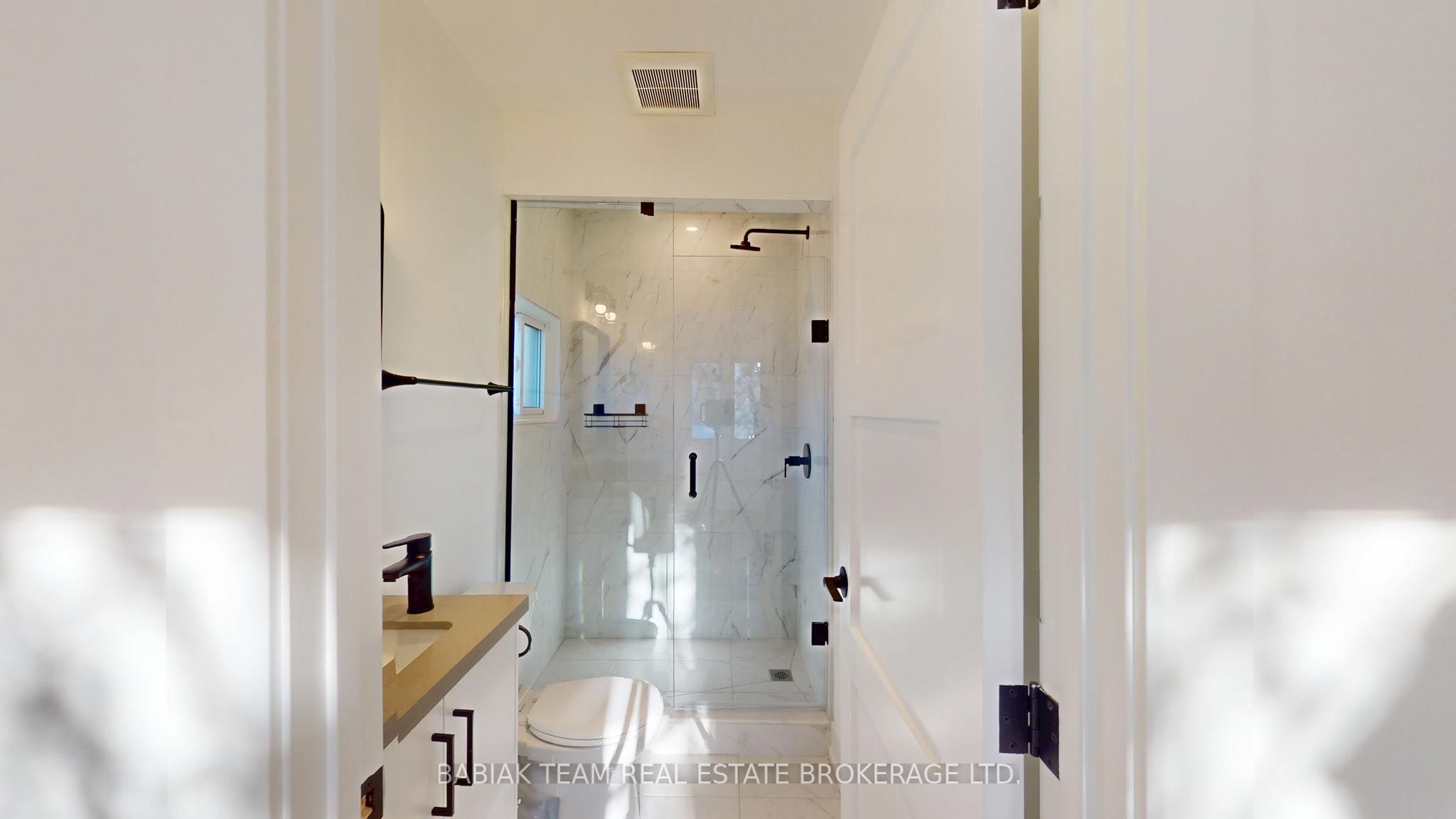 709 Willard Avenue Upper