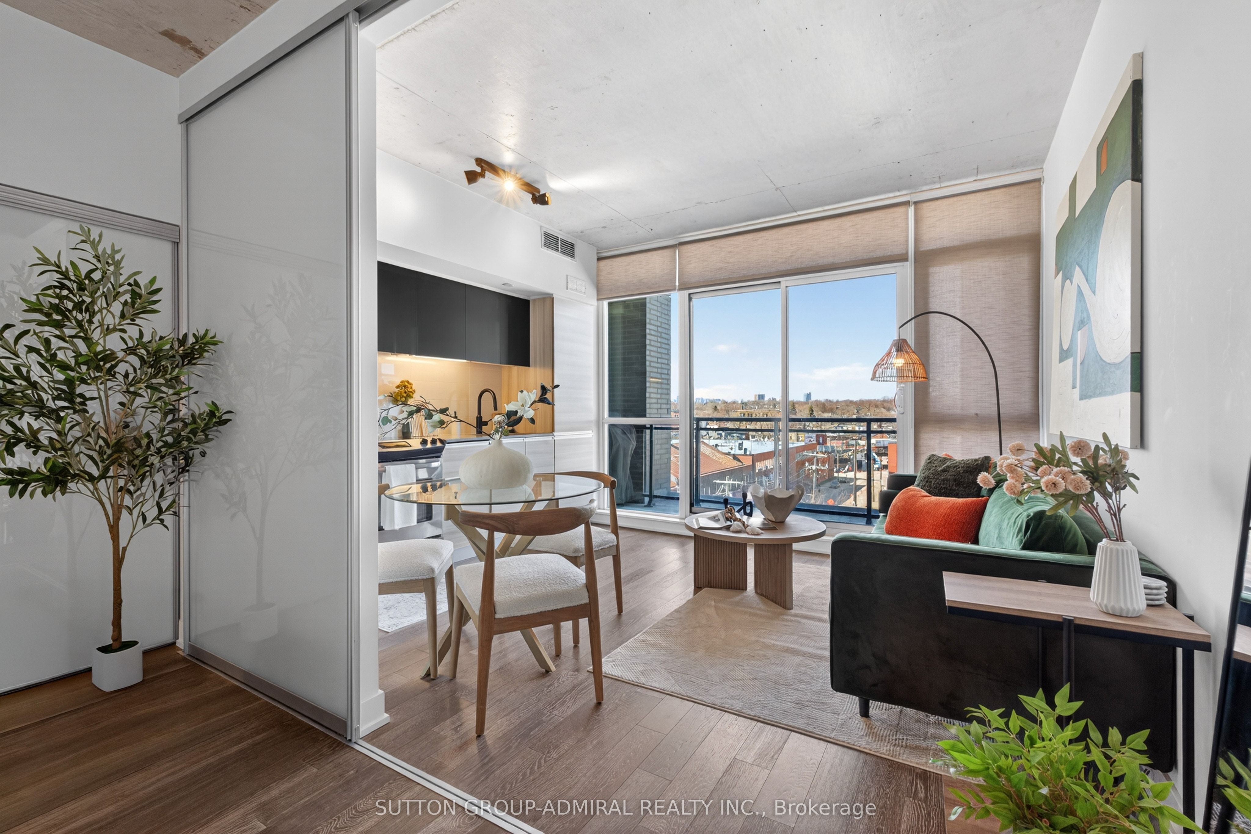 1190 Dundas Street E 725