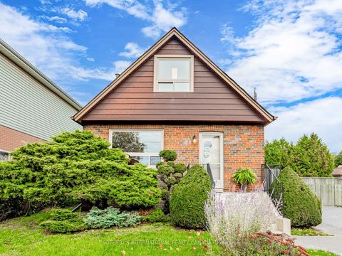 Photo of 21 Tripp Crescent, Toronto, ON M1P 1B4 (MLS # E12479007)