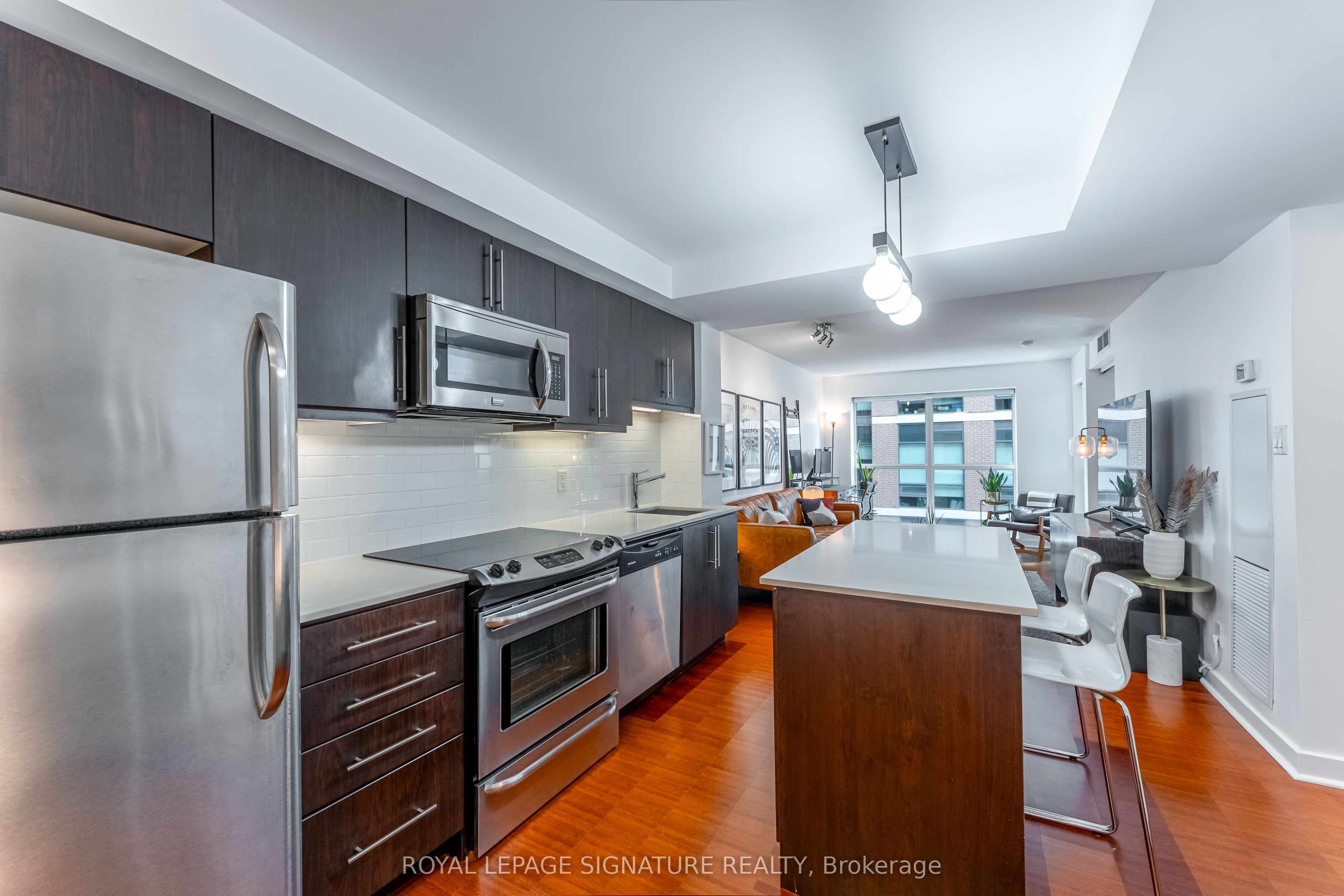 1169 Queen Street W 328
