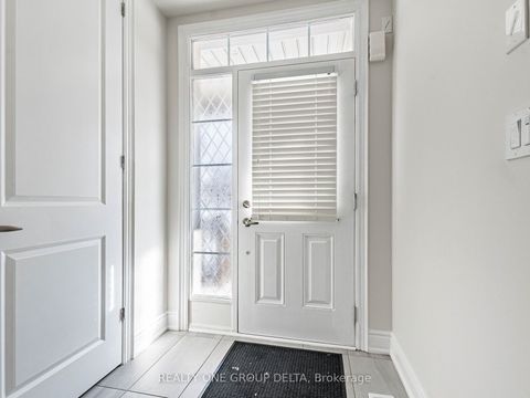 6 Quinton Ridge . Brampton ON L6Y 0E3