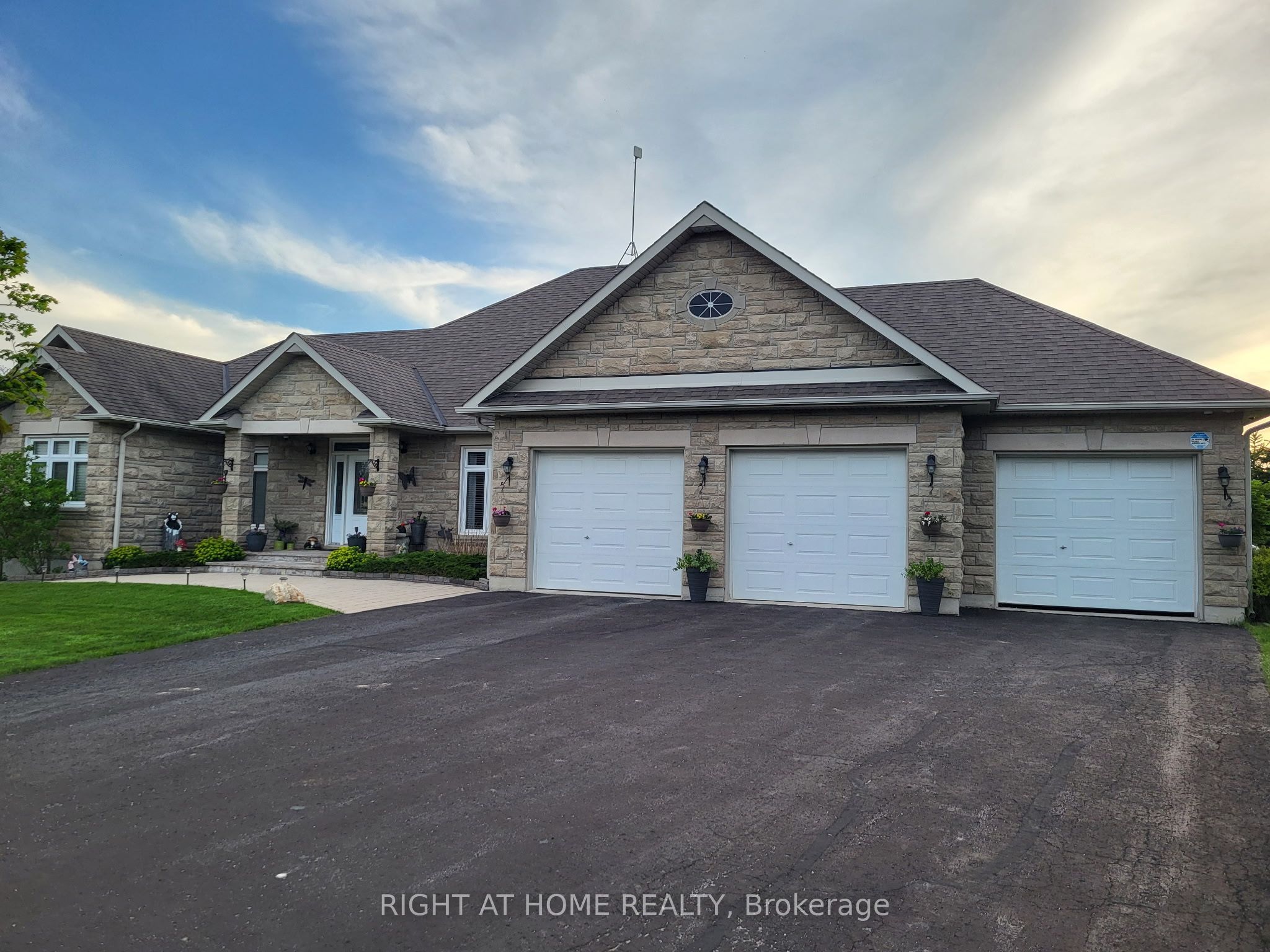 10 Brolley Crescent
