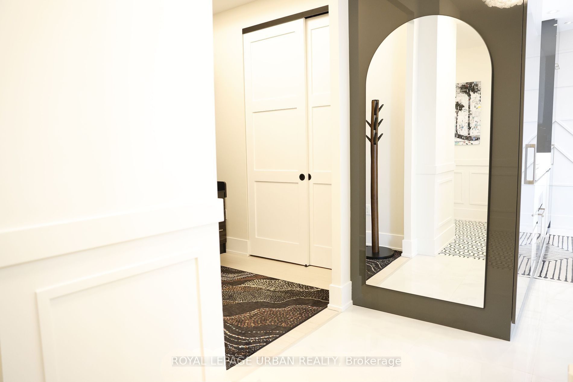 1 Yorkville Avenue Lph8