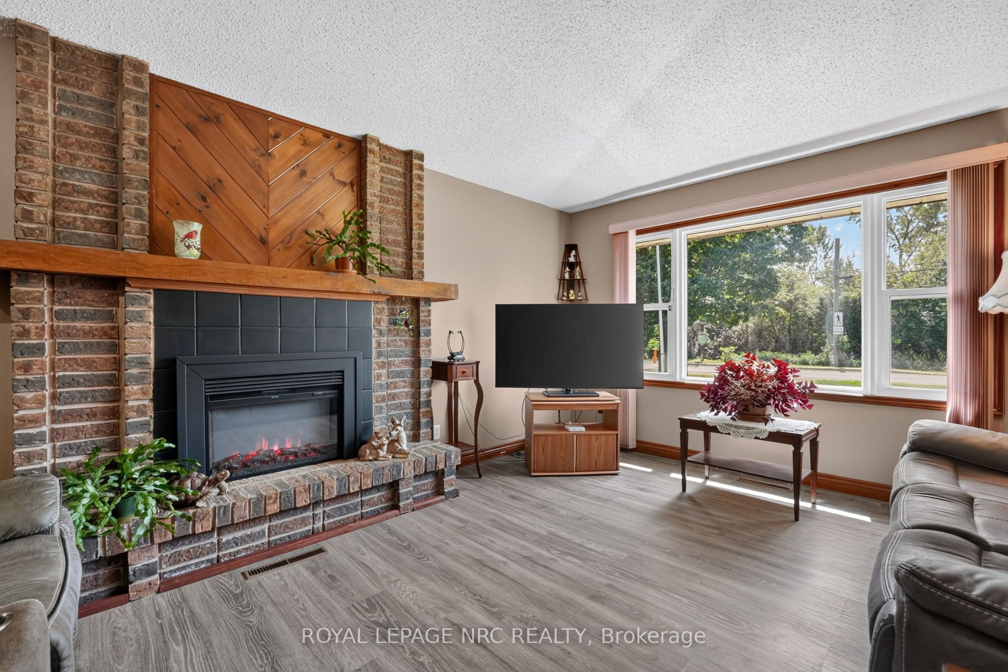 930 EDGEMERE Road