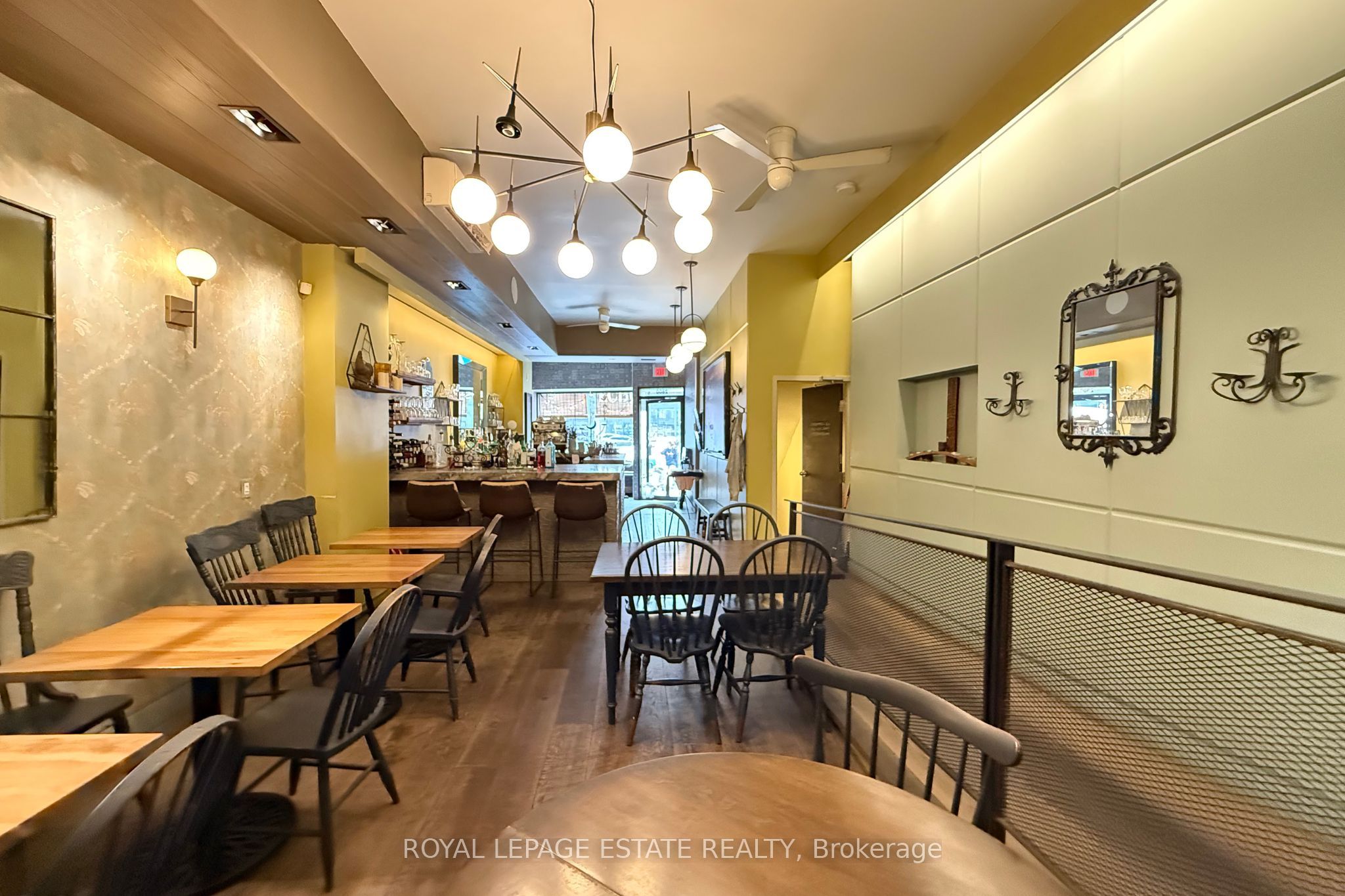 2800 Dundas Street W