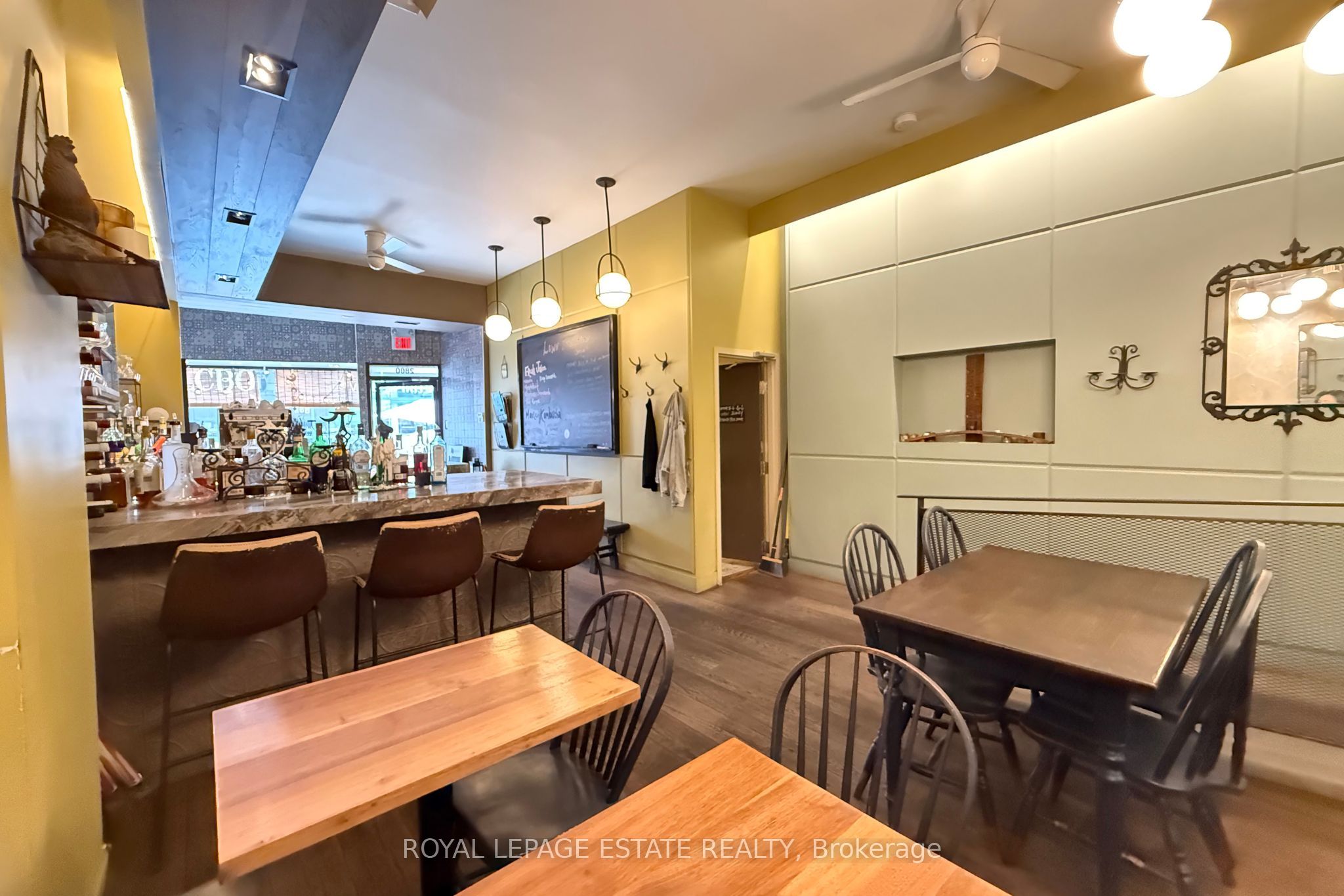 2800 Dundas Street W