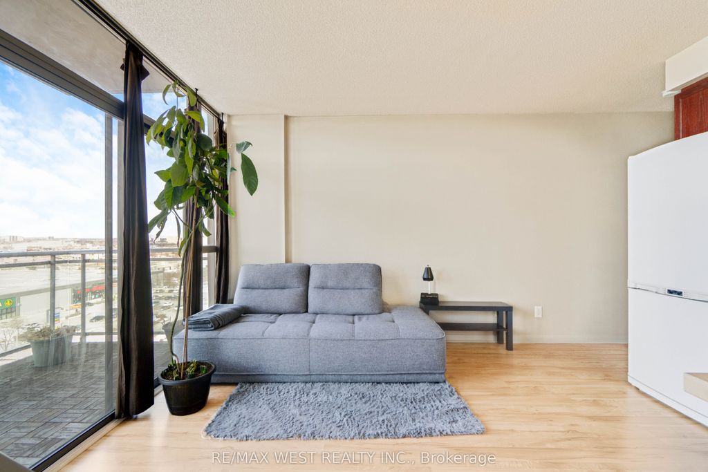 Photo of 2464 Weston Road #1002, Toronto, ON M9N 0A2 (MLS # W12816864)