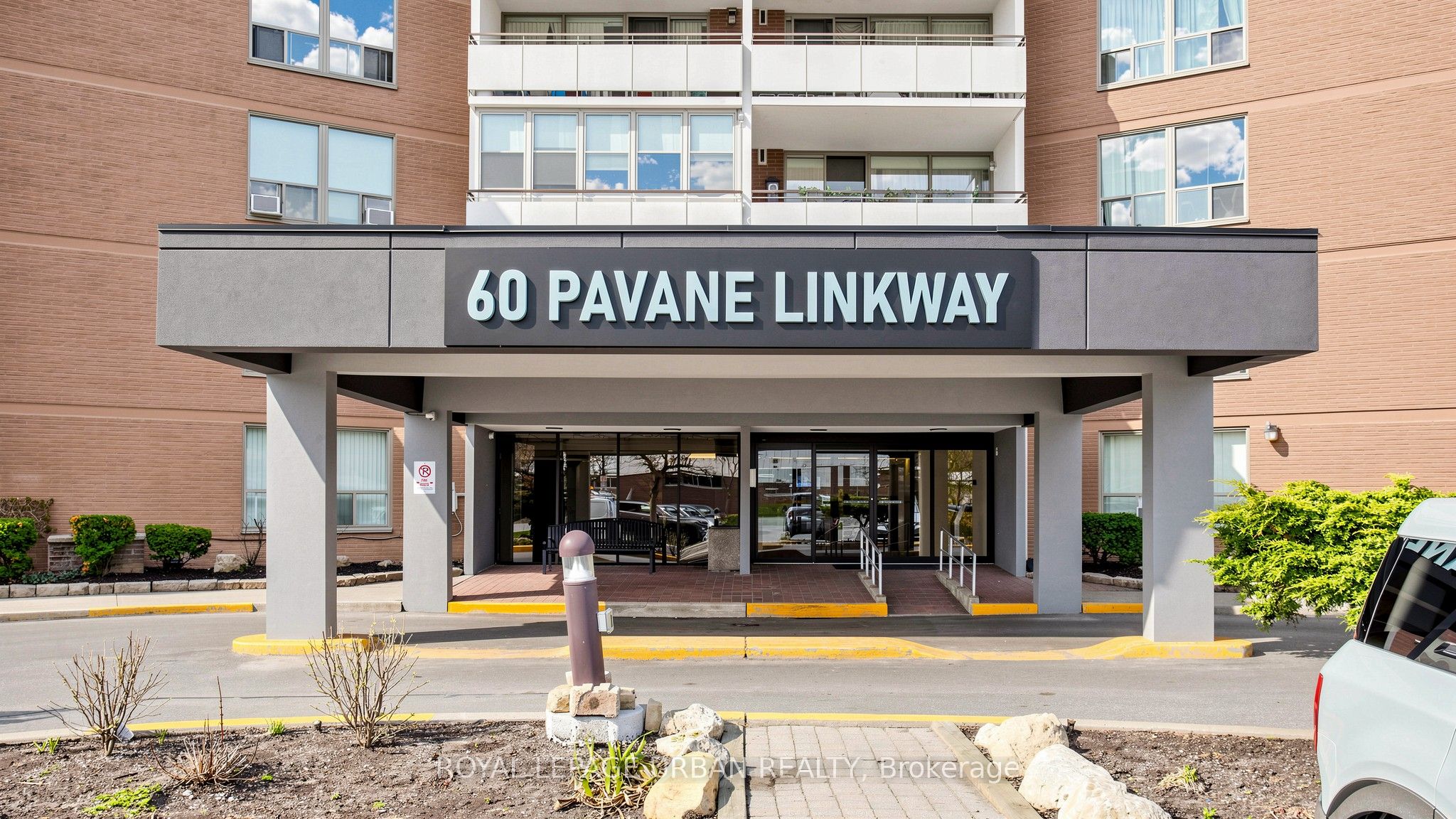 60 Pavane Linkway N/A 602