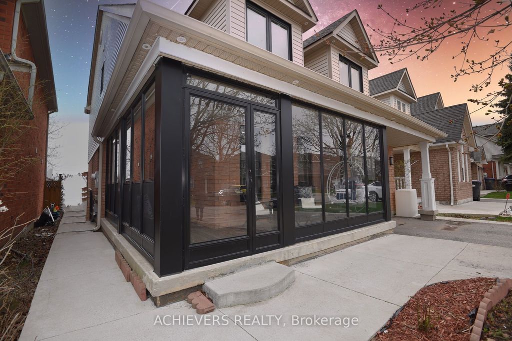 Photo of 77 Thorpe Crescent, Brampton, ON L7A 1P8 (MLS # W13025494)