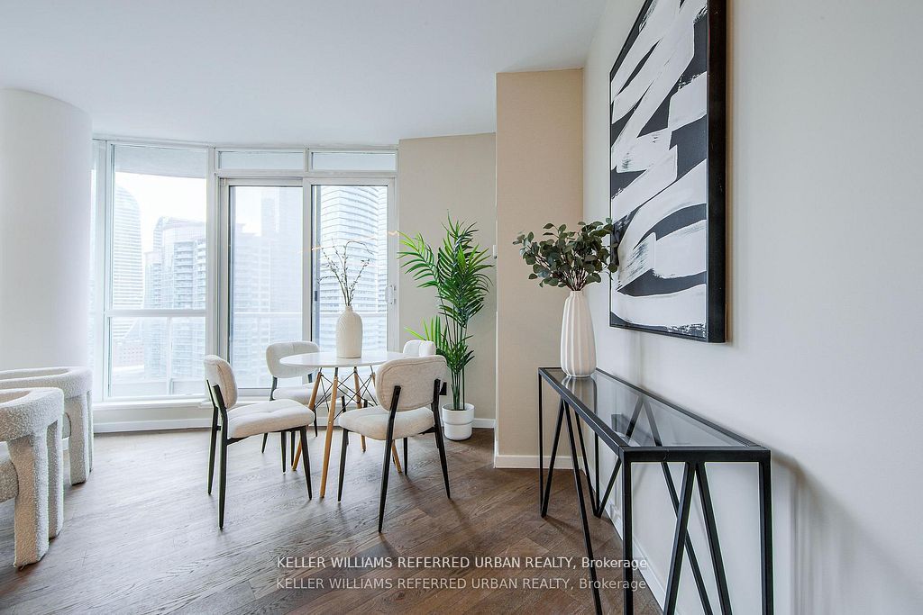 218 Queens Quay W 2501