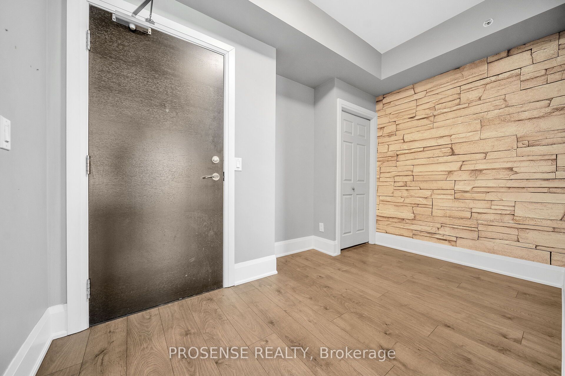 45 Yorkland Boulevard 904